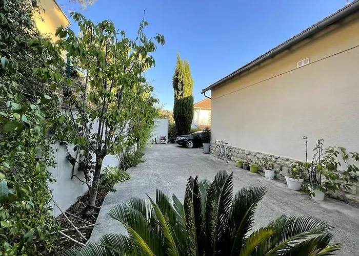 Studio Prive Et Jardin